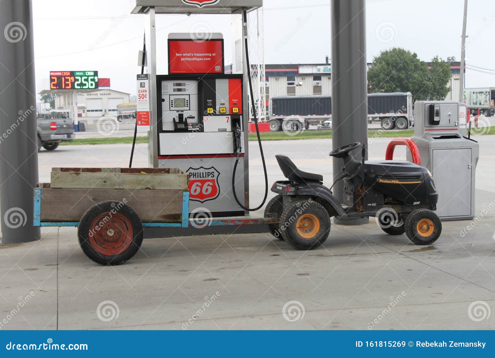 Gas station 1950 editorial stock image. Image of communication 161815269