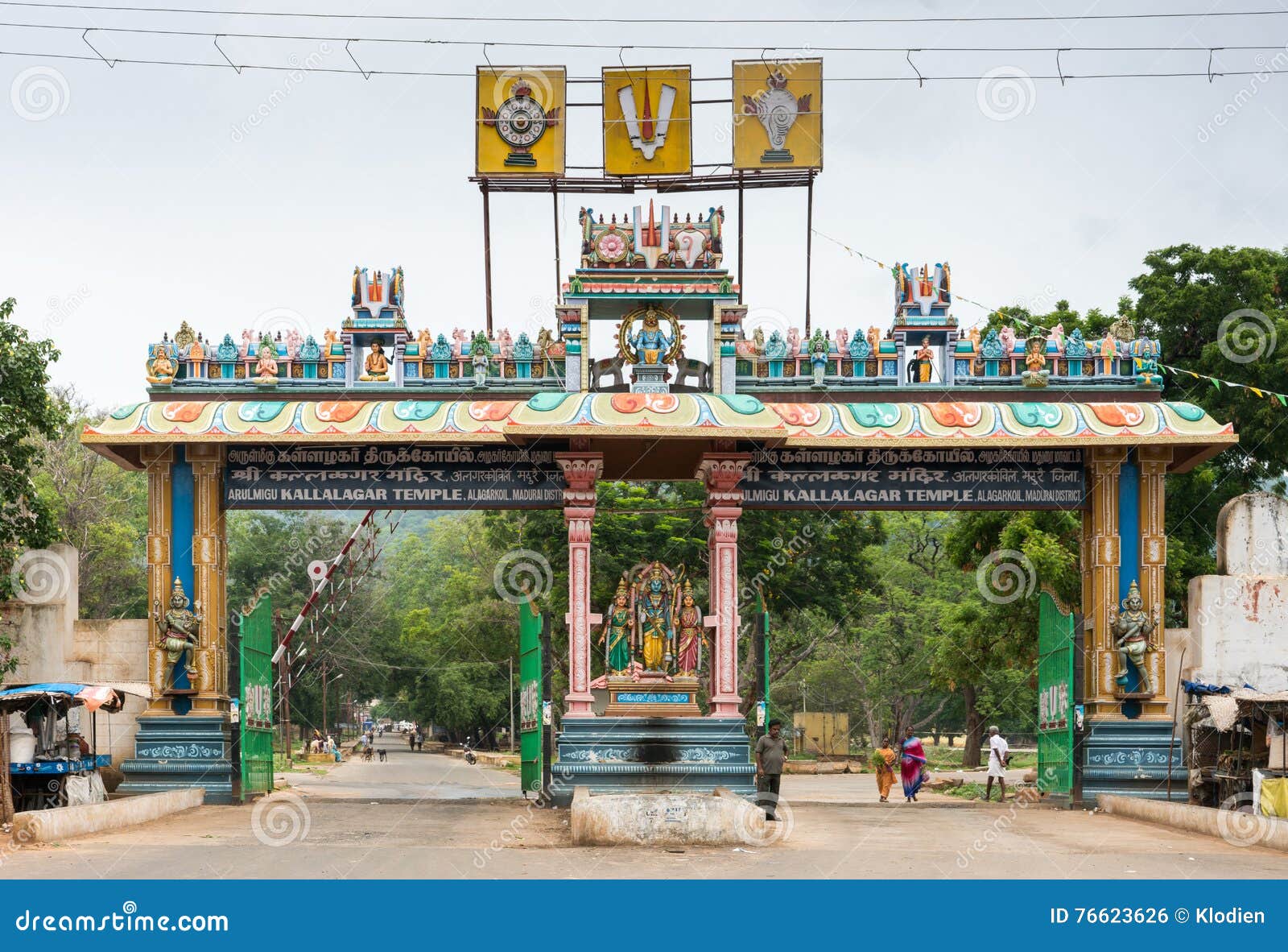 Gate of Kallalagar Vishnu Temple. Editorial Photo - Image of nadu ...