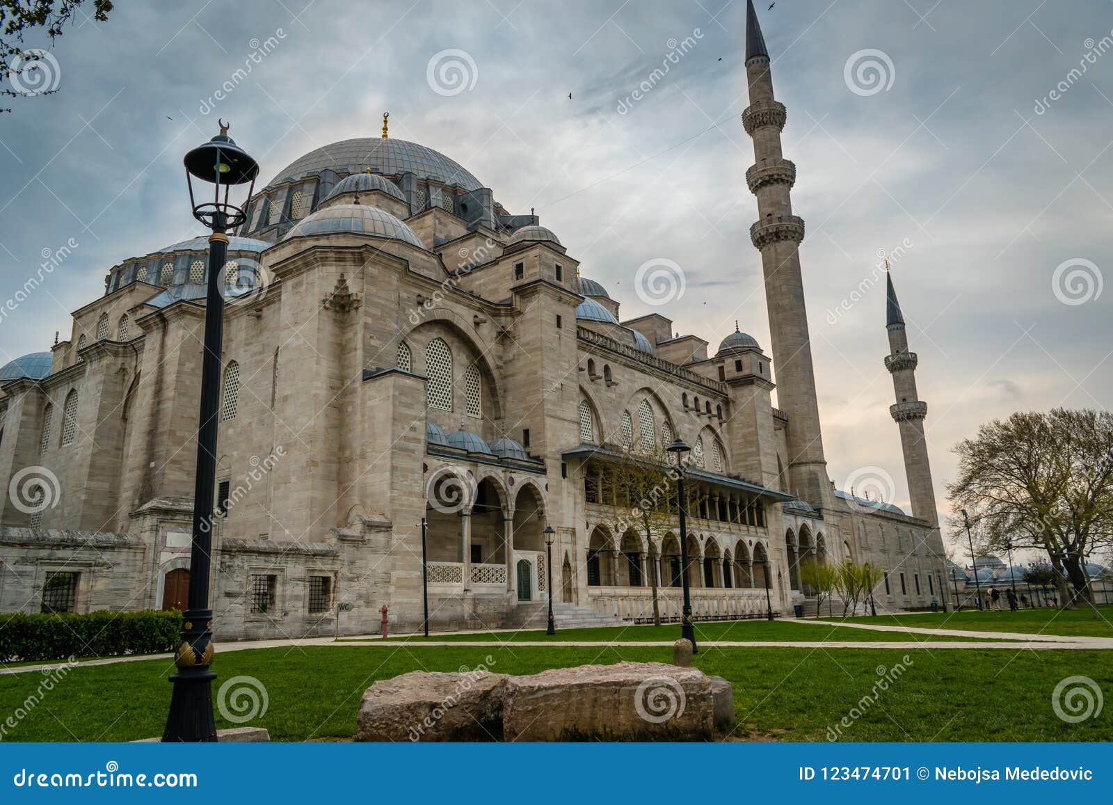 gate to the courtyard of the sultan suleiman mosque, istanbul, turkey