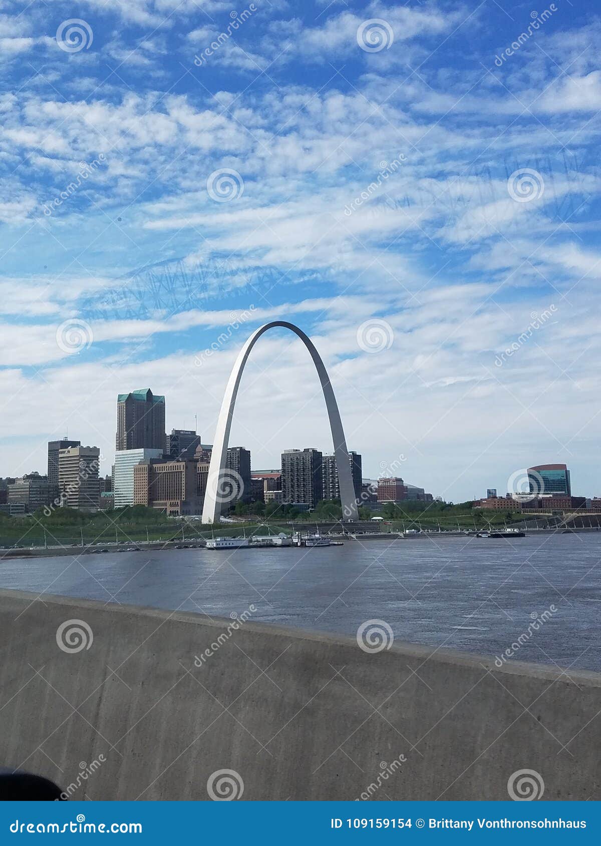St Louis Arch Images - Download 2,201 Royalty Free Photos - Page 14