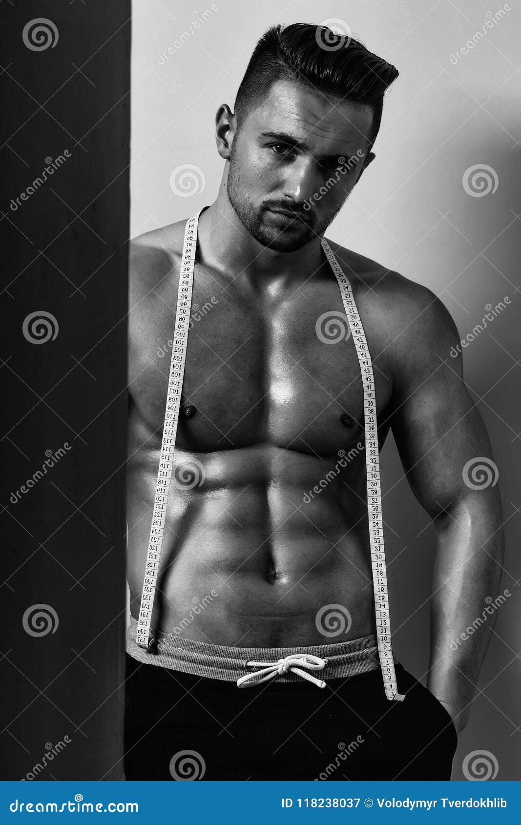Gay Dulce Muchacho Azúcar Hombre Muscular Con Cinta Métrica de archivo - Imagen de hermoso, abdominales: