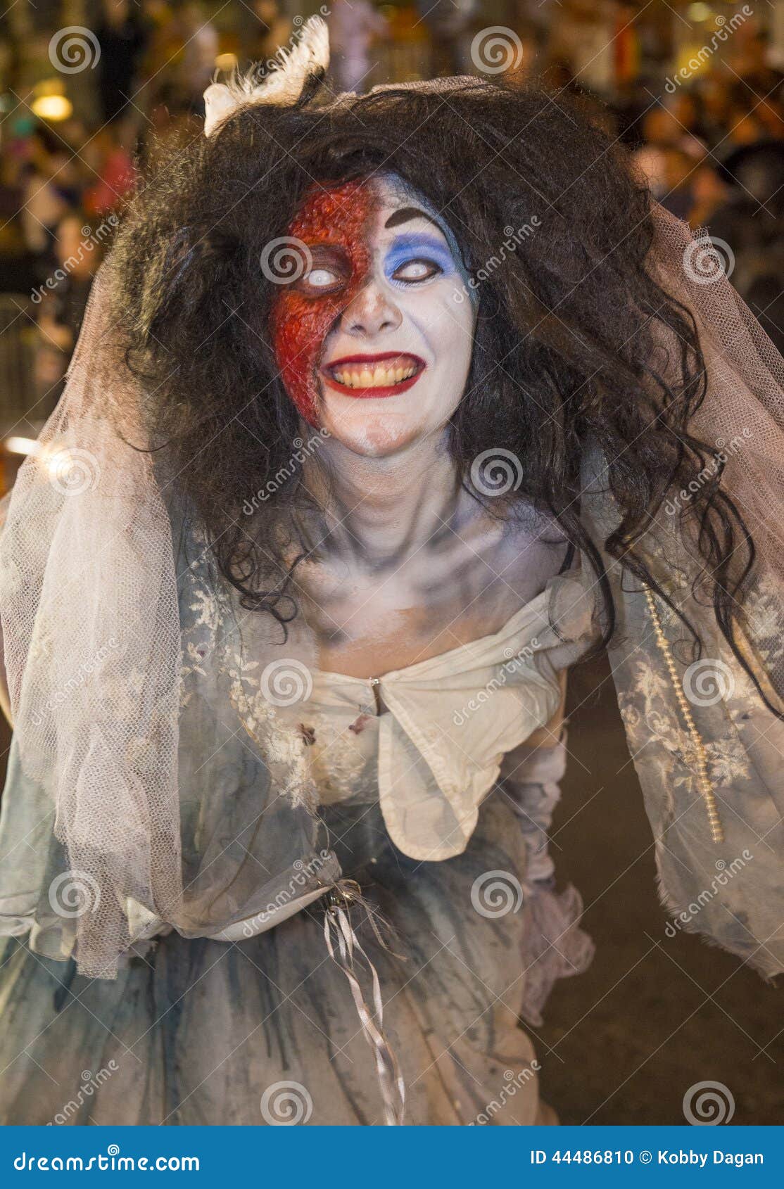 Gay pride di Las Vegas. LAS VEGAS - 5 SETTEMBRE: L'attrice dalla cupola di spavento al circo del circo partecipa alla parata di gay pride annuale di Las Vegas il 5 settembre 2014