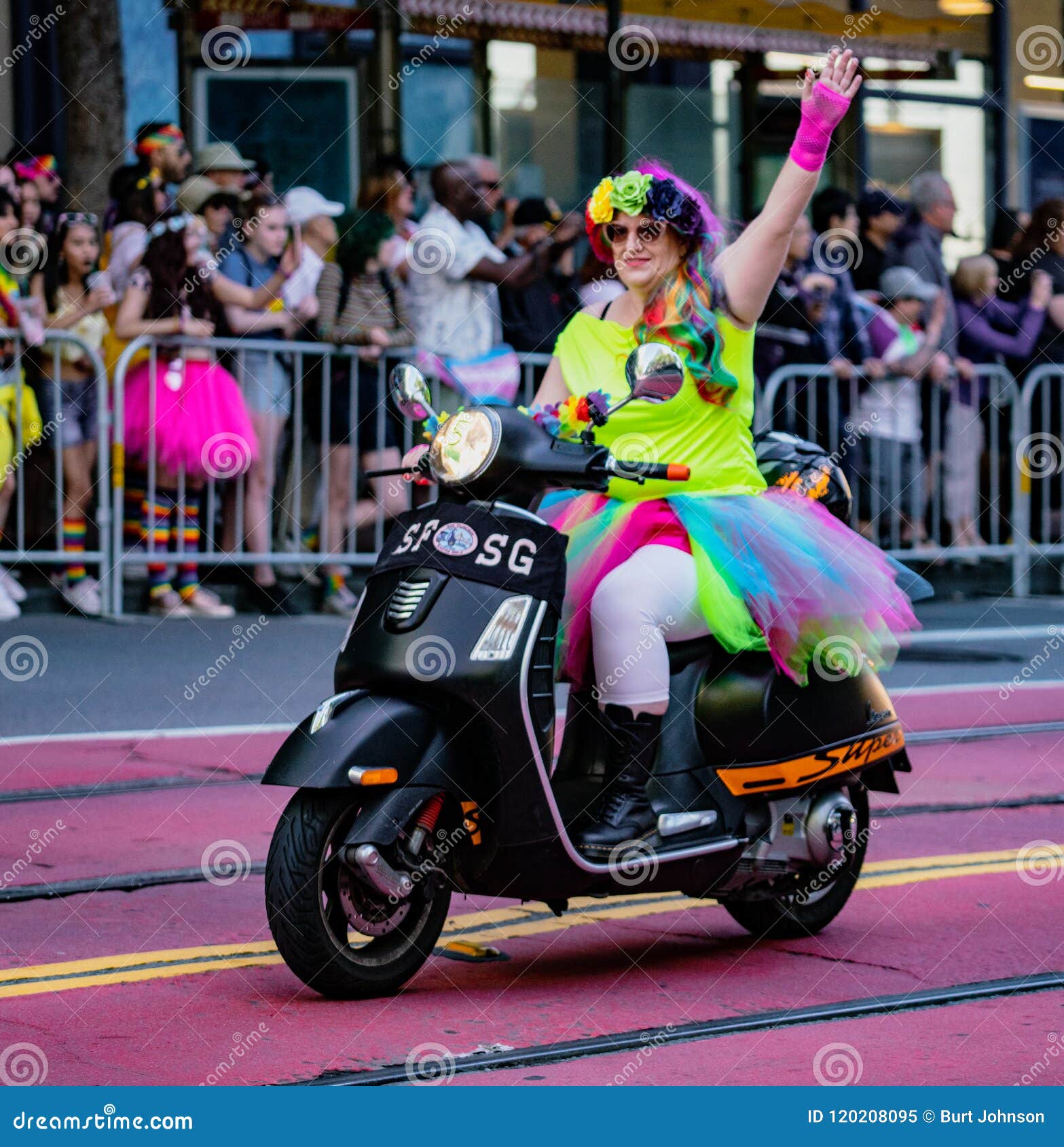 gay-pride-parade-san-francisco-dykes-bik