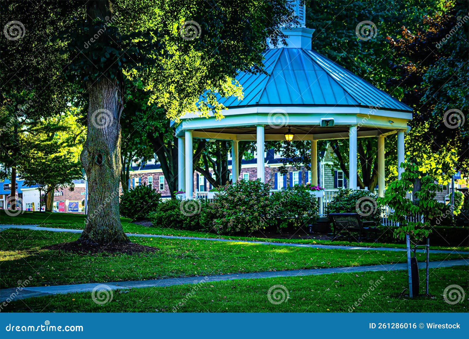 Gazebo in Downtown Willoughby, Ohio Editorial Photo Image of trees