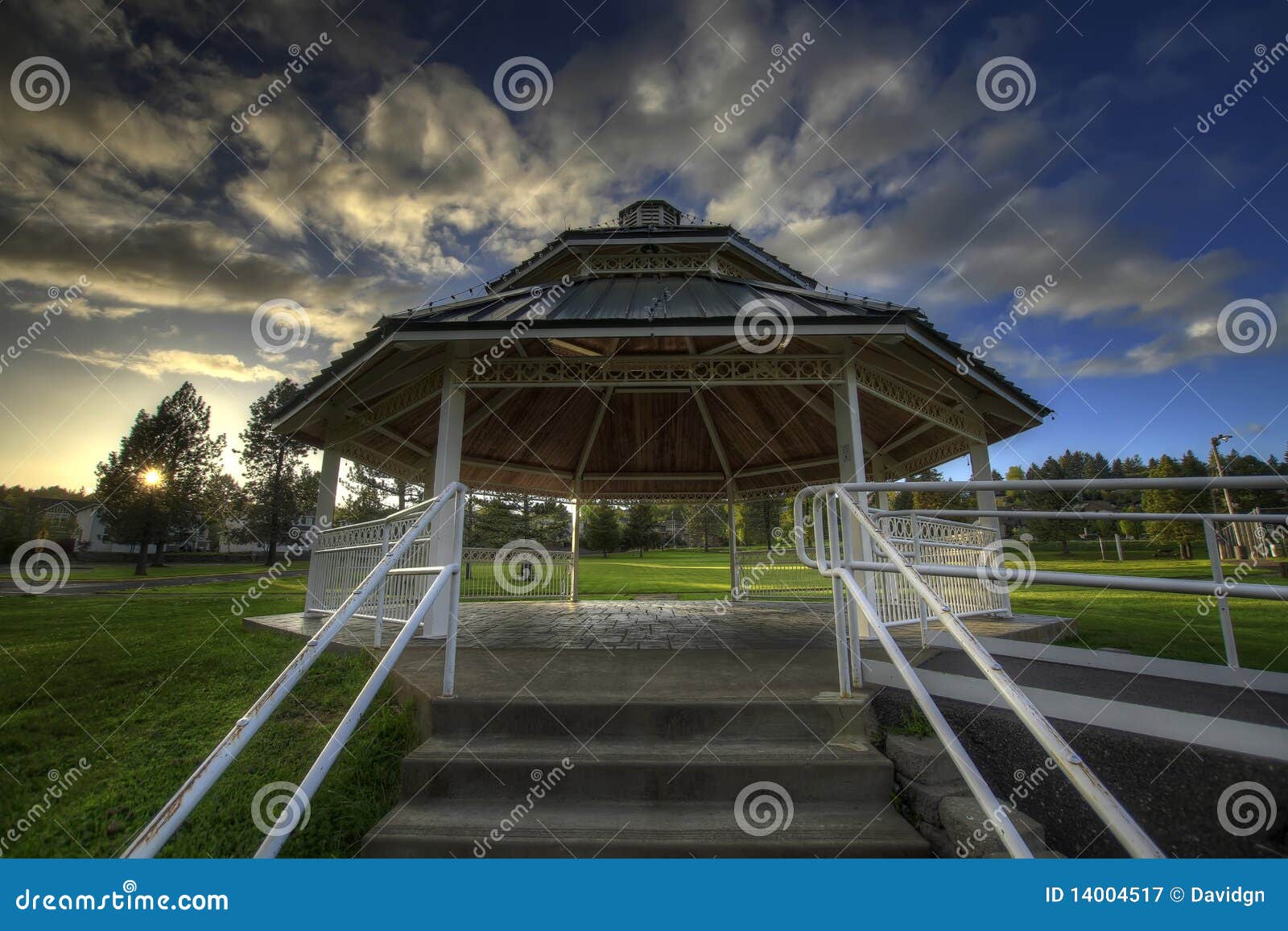 Gazebo at the Park stock image. Image of neighborhood 14004517