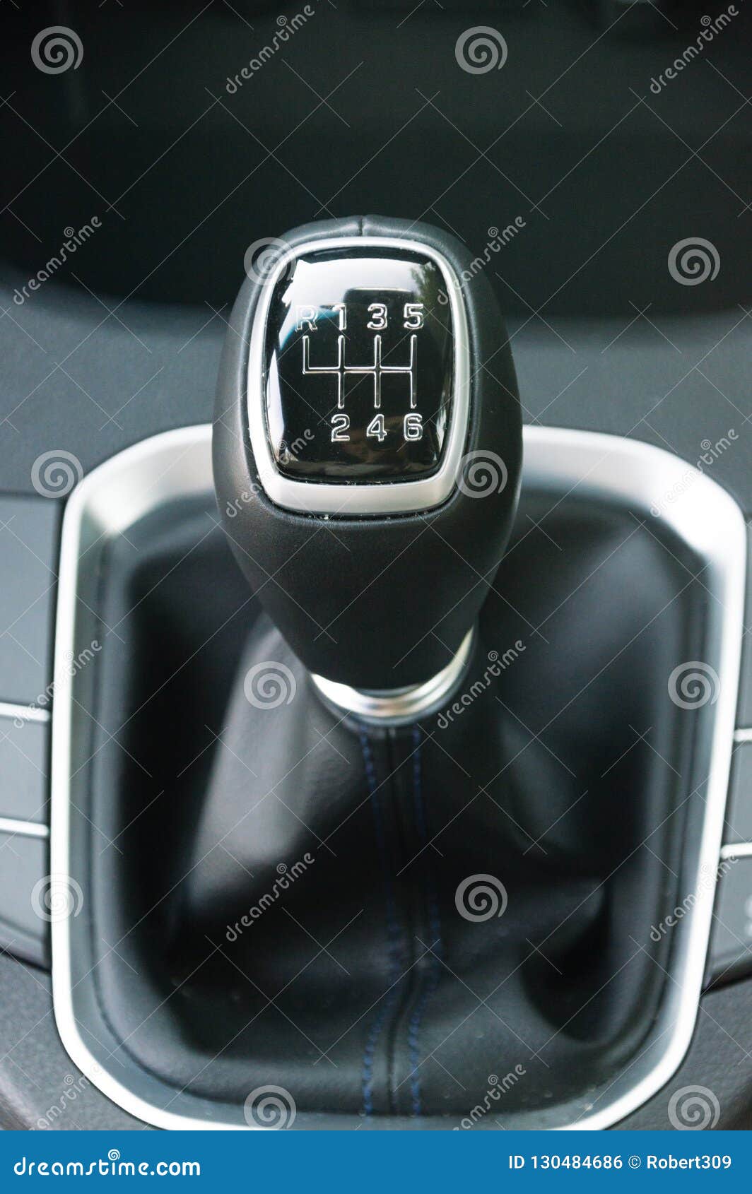 Gear Lever of Manual Gearbox. Manual Six Gear Car Transmission Shifter  Stock Photo - Image of auto, gearbox: 130484686