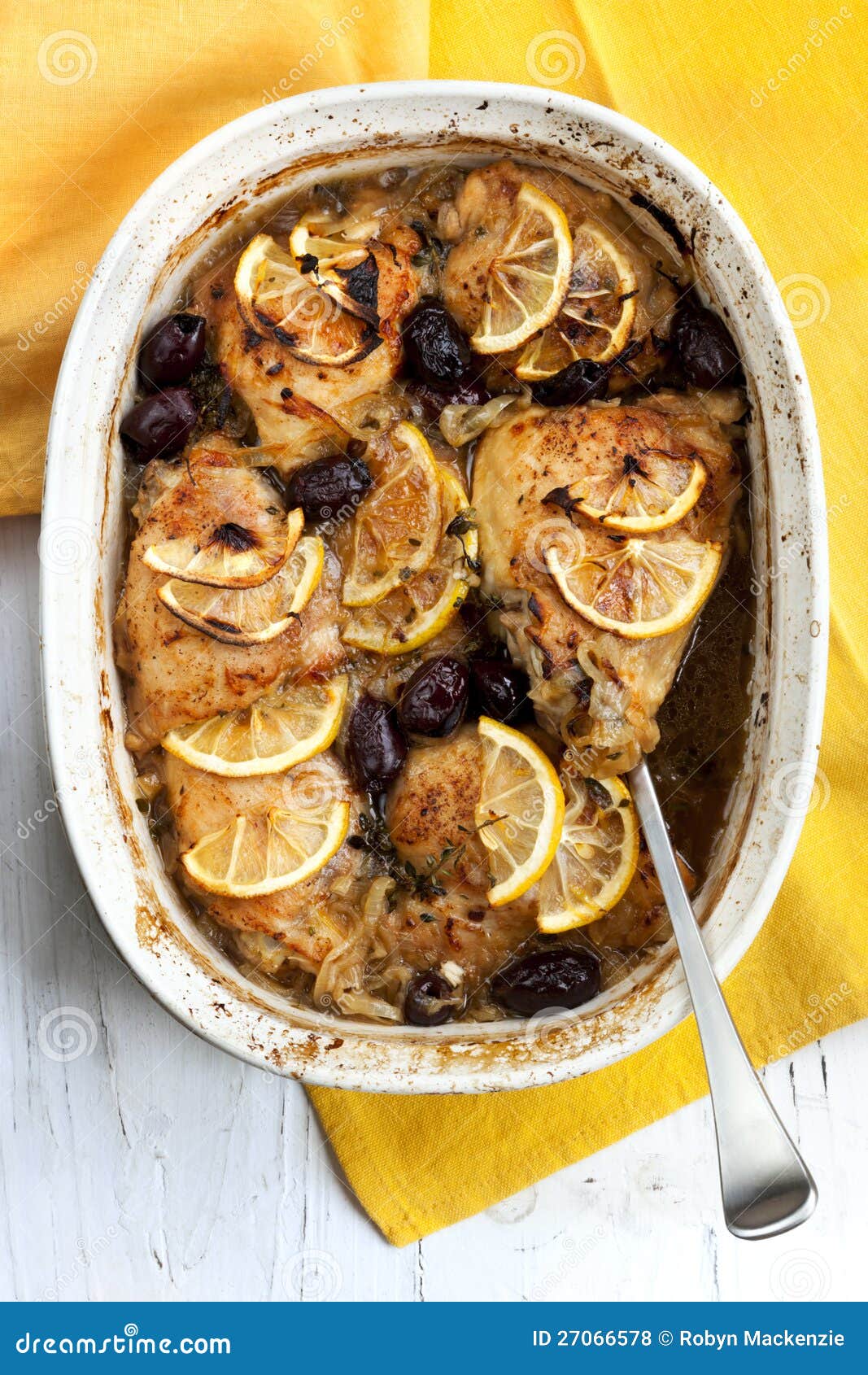 Gebackenes Zitrone-Huhn stockfoto. Bild von zitrone, kochen - 27066578