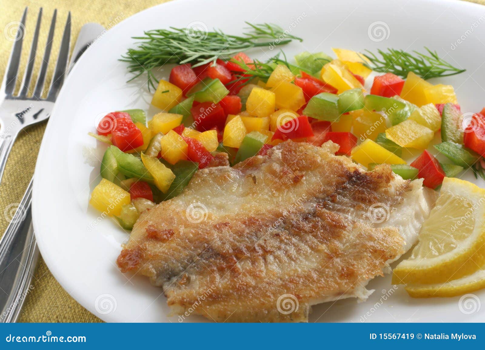 Gebratener Tilapia Mit Pfeffer Stockbild - Bild von meeresfrüchte ...