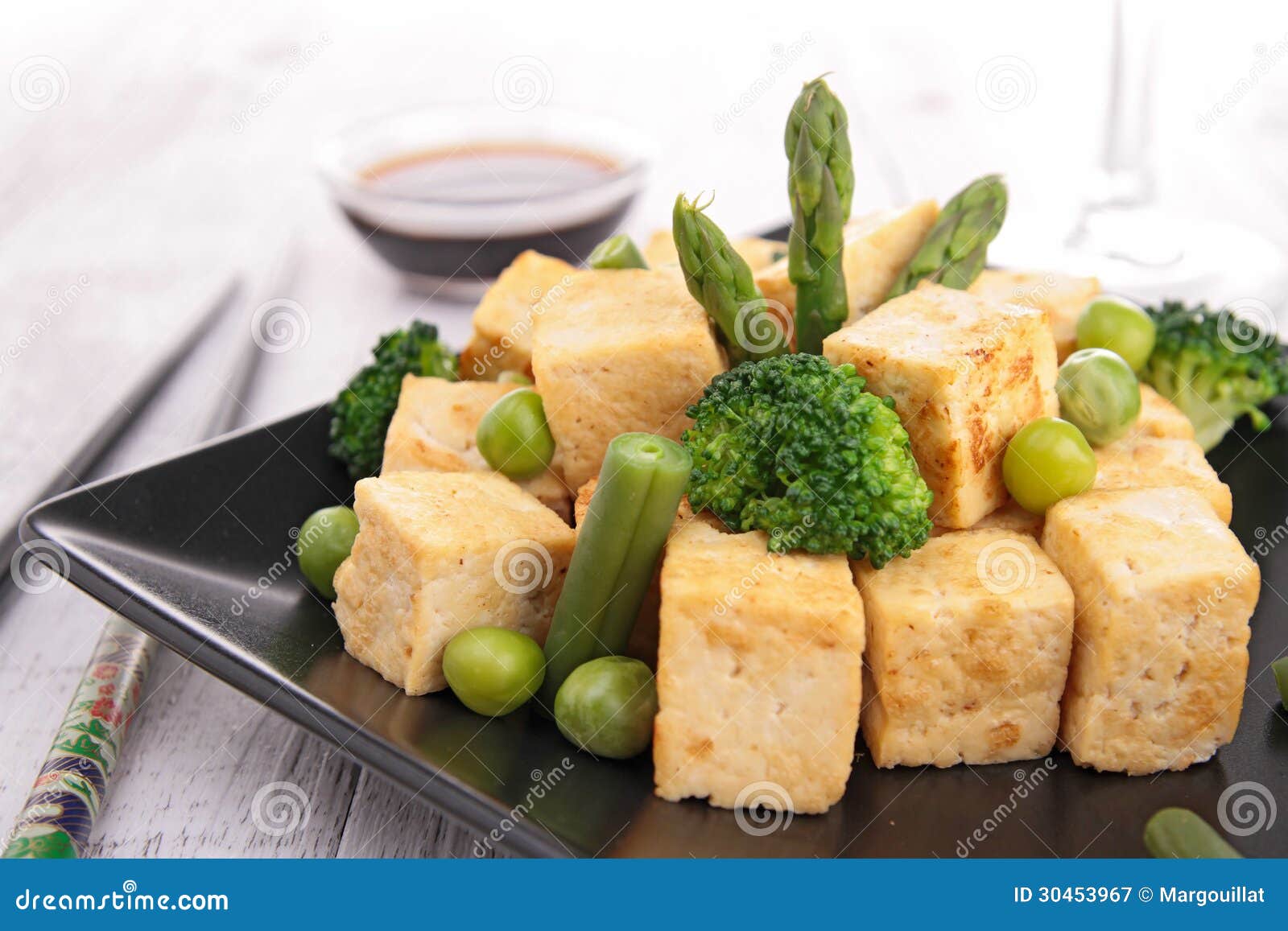 Gebratener Tofu stockbild. Bild von speisen, rezept, faser - 30453967