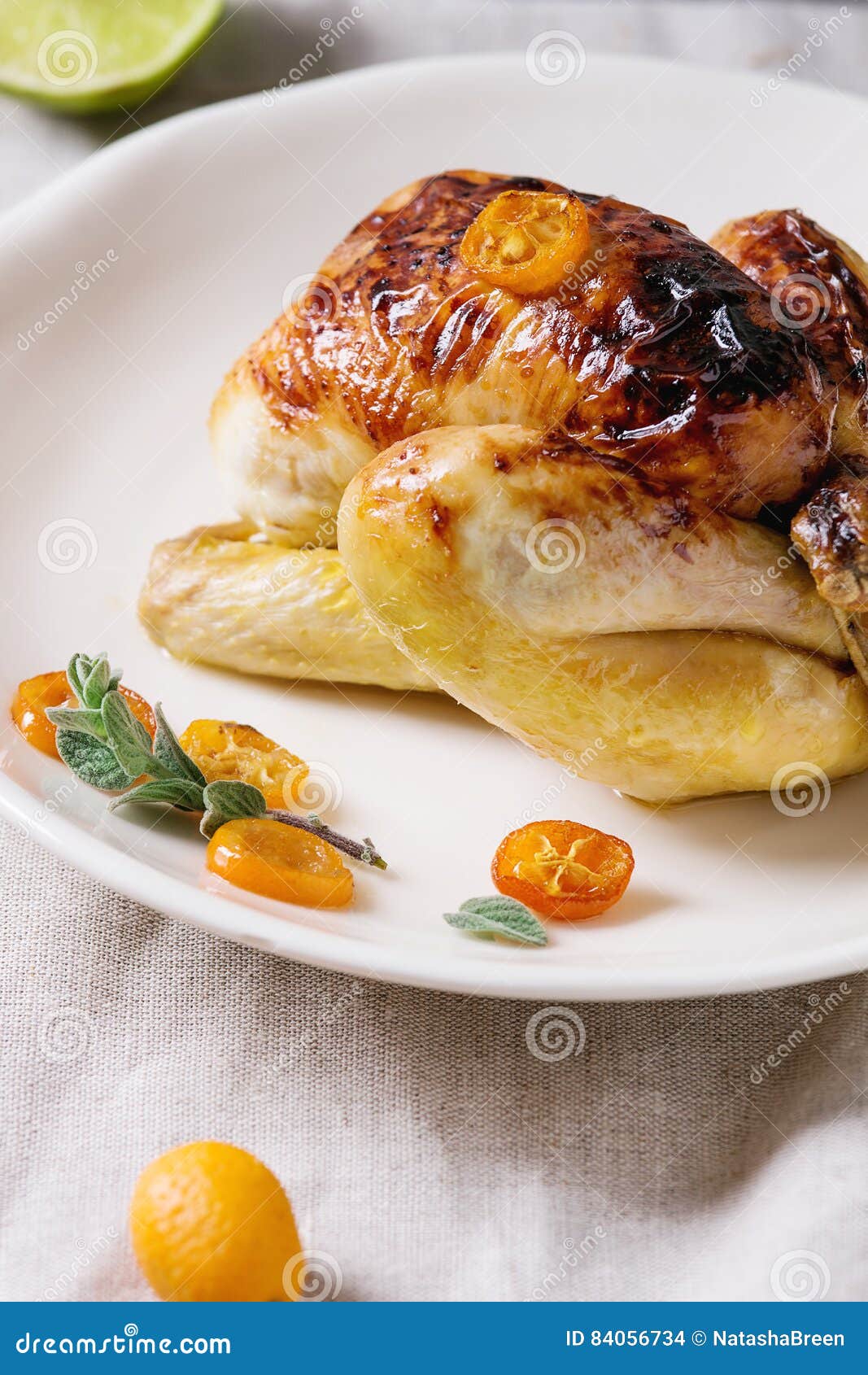 Gebratenes Huhn Mit Japanischen Orangen Stockfoto - Bild von nahrung ...