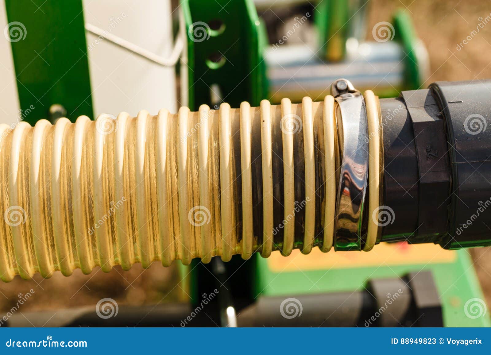 Gedetailleerde Closeup Van Flexibele Plastic Slang Stock Afbeelding Image of pijp, apparatuur