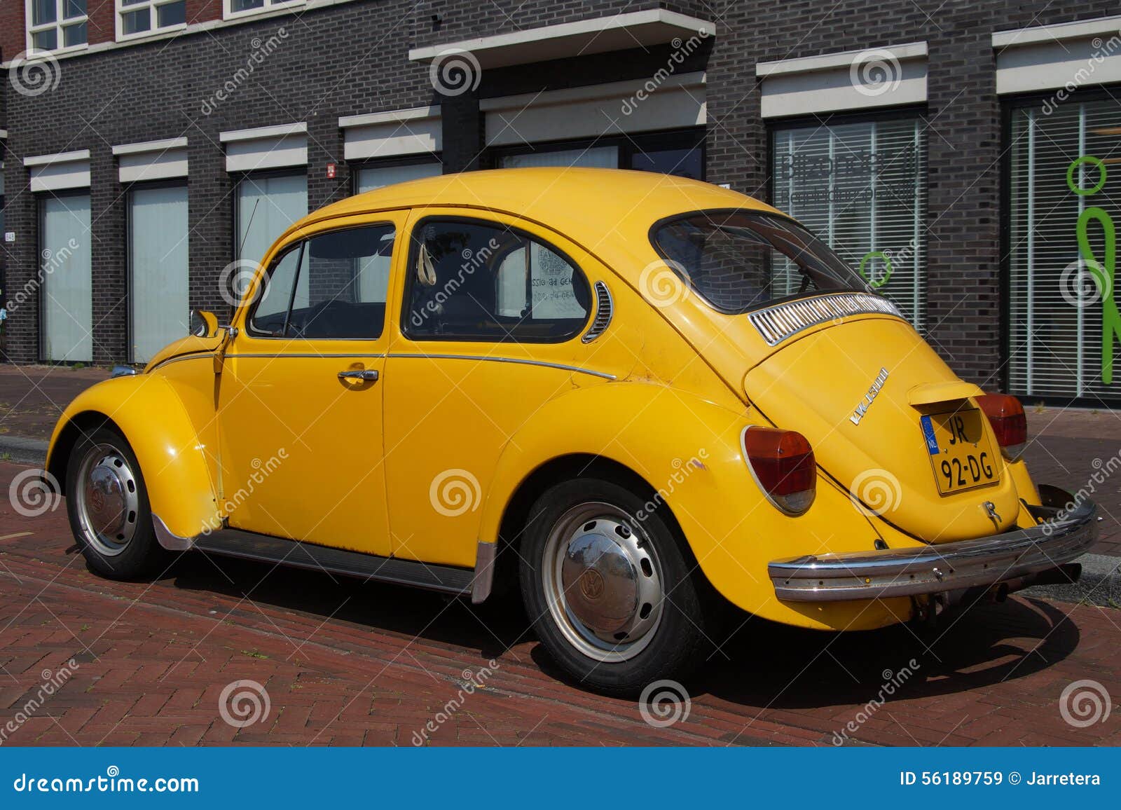 Gelukkig is dat gisteren vertegenwoordiger Geel Volkswagen Kafer - Klassieke VW-Kever Redactionele Stock Afbeelding -  Image of nostalgie, klassiek: 56189759