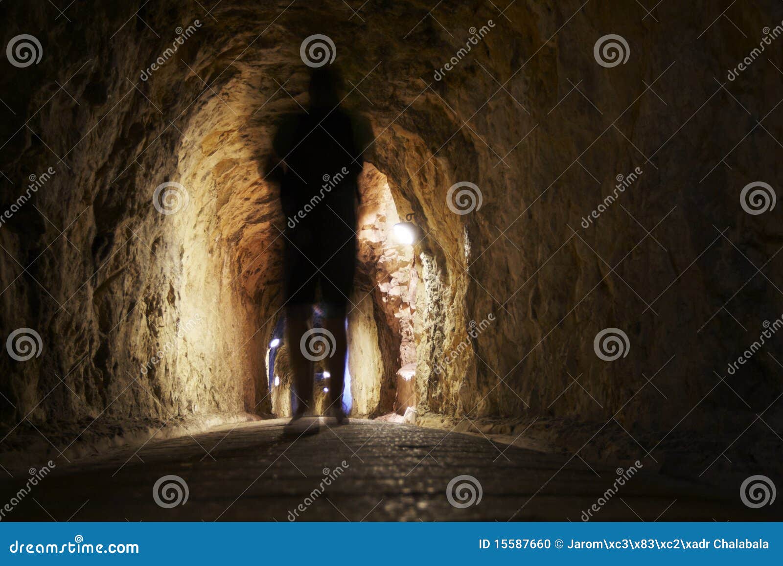 Geheimnismann durch einen Flur des Felsens, Gibraltar.