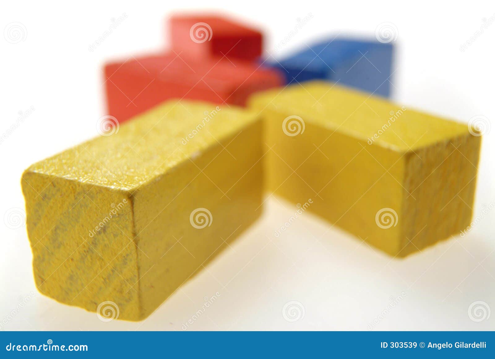 Gekleurde houten blokken stock afbeelding. Afbeelding bestaande uit