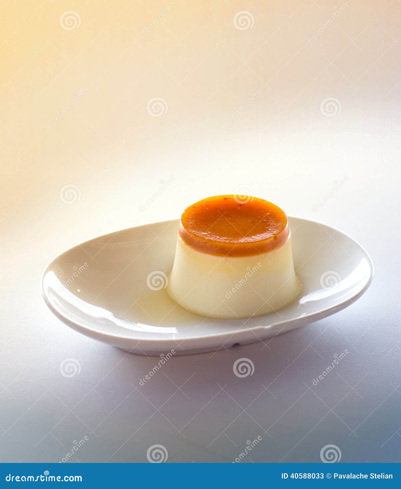 Gelatinepudding stock afbeelding. Image of gelatine, room 40588033