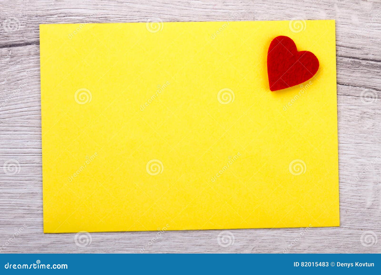 Gelbes Papier Und Herz Stockbild Bild Von Papier Herz 0154