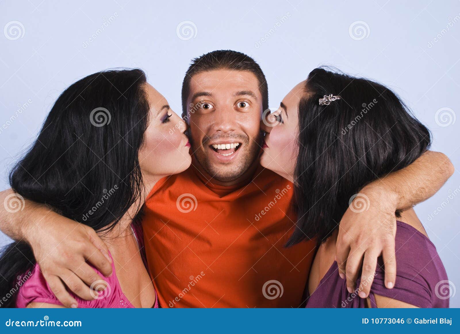 Gelukkige man met 5 vrouwen 5