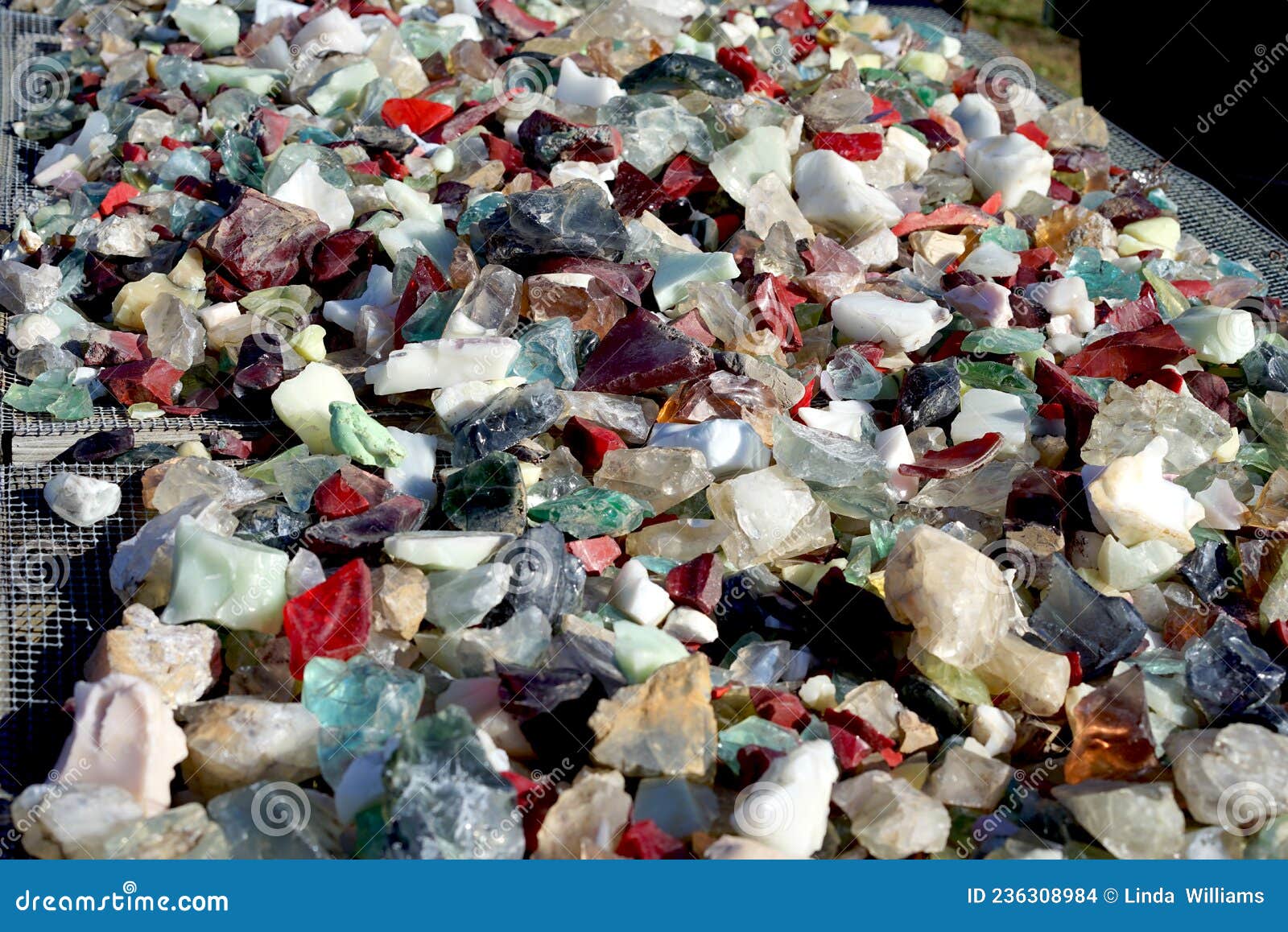 gem and minerals come in all colors