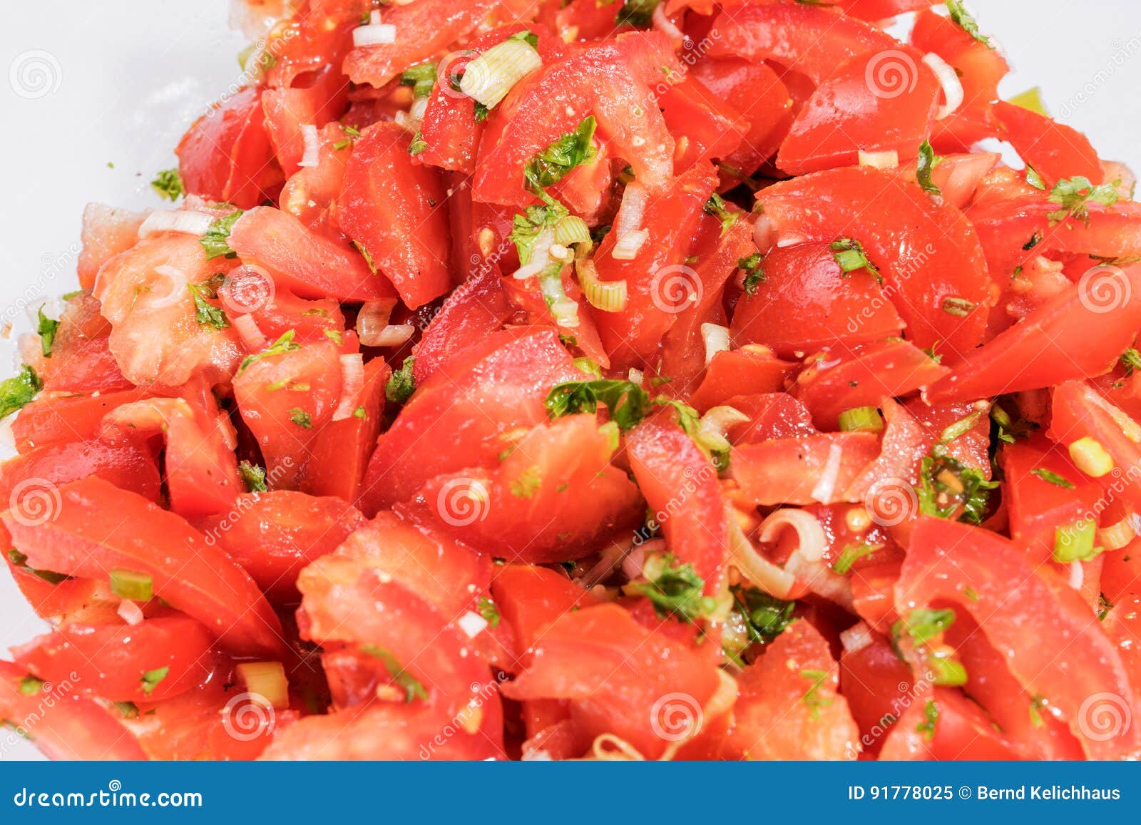 Gemengde Tomatensalade Met Ui Stock Afbeelding Image of vitaminen