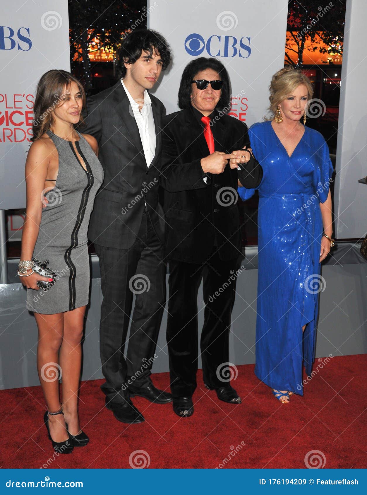 Gene Simmons & Shannon Tweed & Nick Simmons & Rochelle Hathaway ...