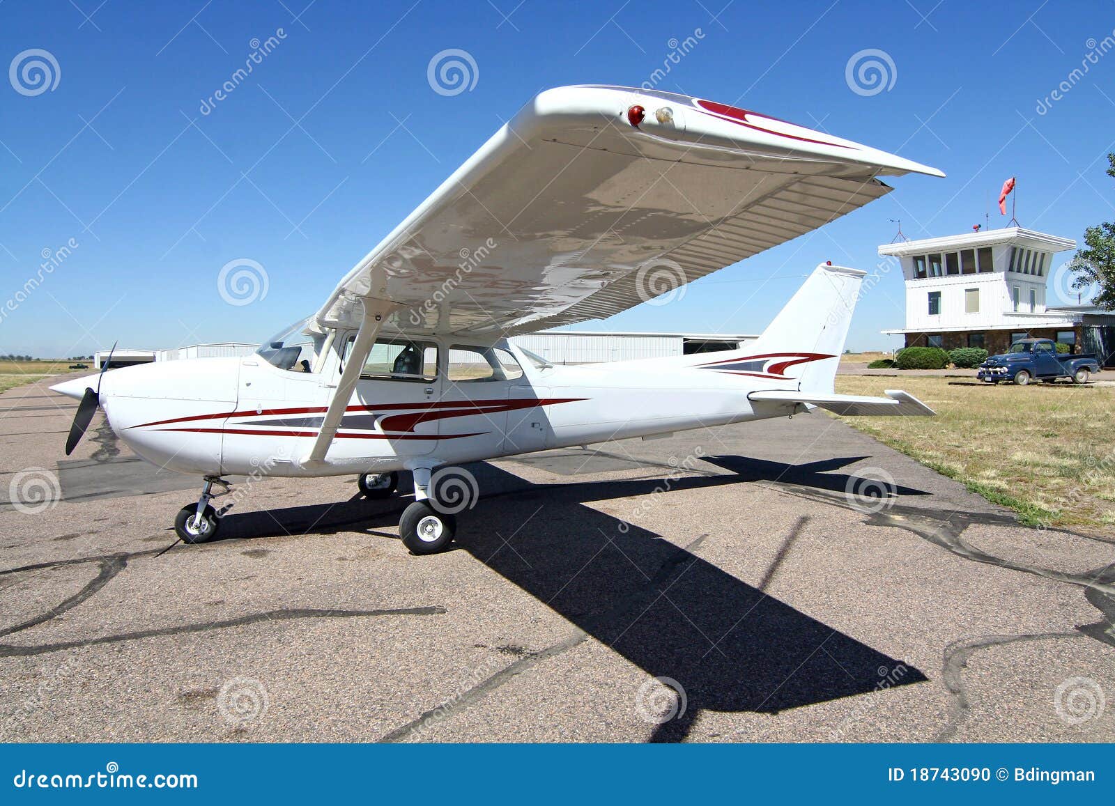 General Aviation Airport stock photo. Image of aeroplanes 18743090