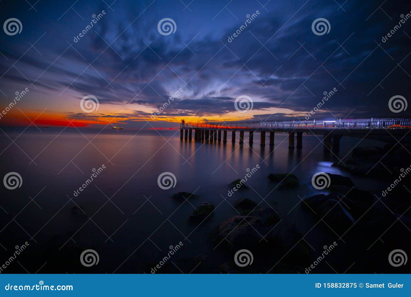 florya , istanbul / long exposure amd pier