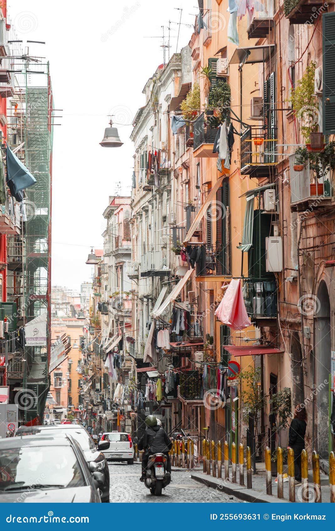 Generic Street View In The Spanish Quarter I Quartieri Spagnoli In