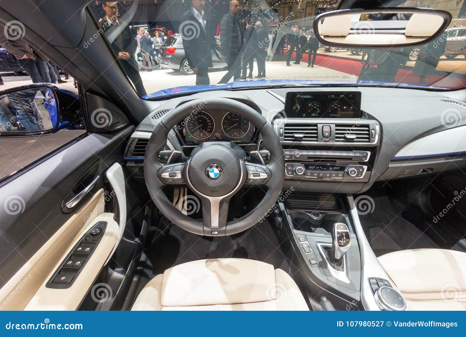 Gallery 2018 BMW M760i xDrive Interior