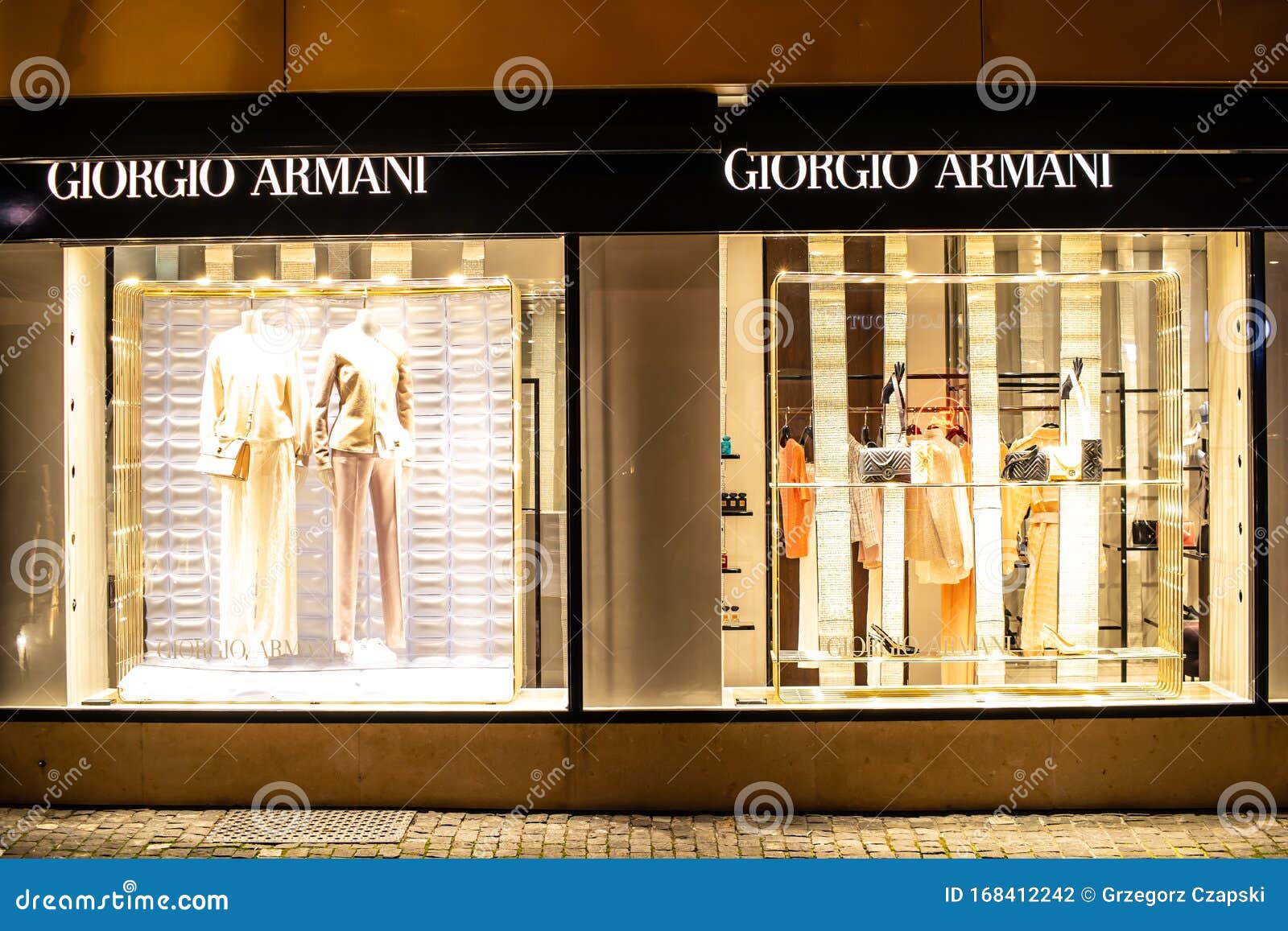 samen les harpoen Giorgio Armani Fashion Store, Window Shop, Clothes, Shoes on Display for  Sale, Modern Giorgio Armani Fashion House Editorial Photography - Image of  business, fashion: 168412242