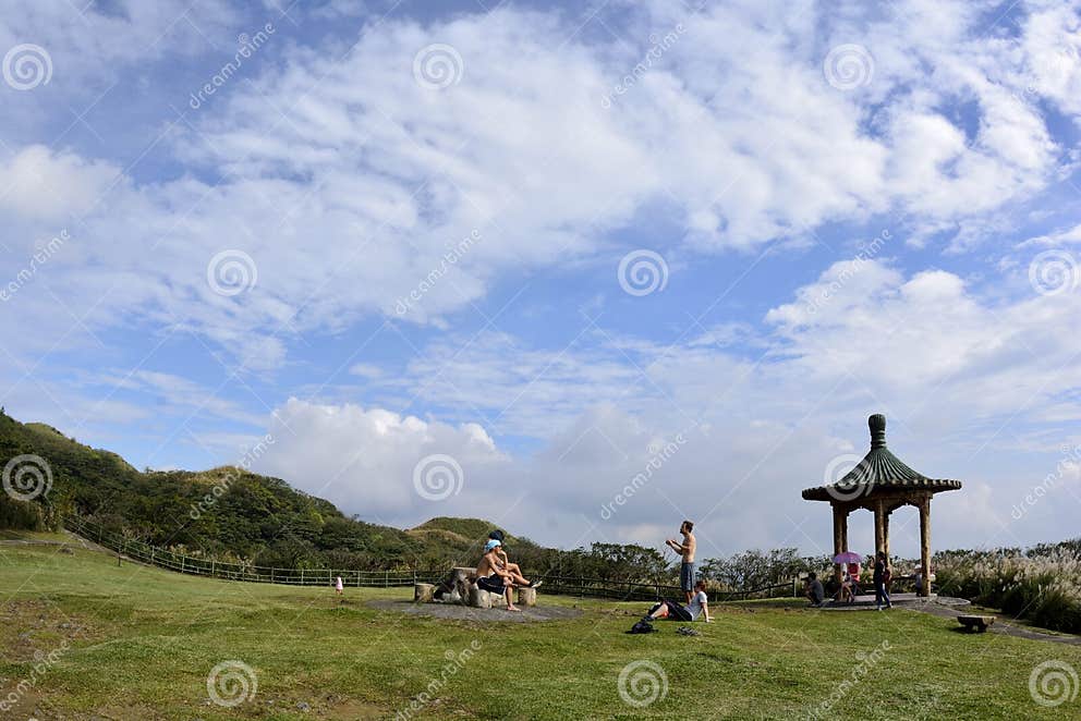 Genießen Sie Ansicht Der Natur Um MenghuanTeich in YangmingshanBerg