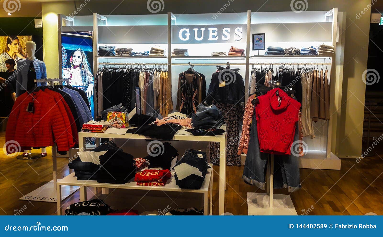 Fundament retning Monet Fashion Guess Brand Shop in Genoa, Italy Editorial Stock Image - Image of  line, editorial: 144402589