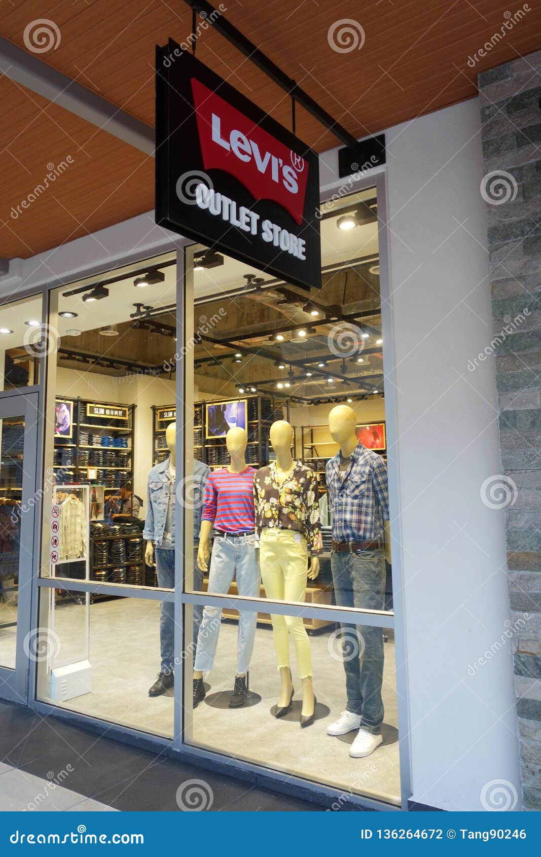 Levi`s Outlet Store at Genting Highlands, Malaysia Editorial Photography -  Image of popular, mart: 136264672