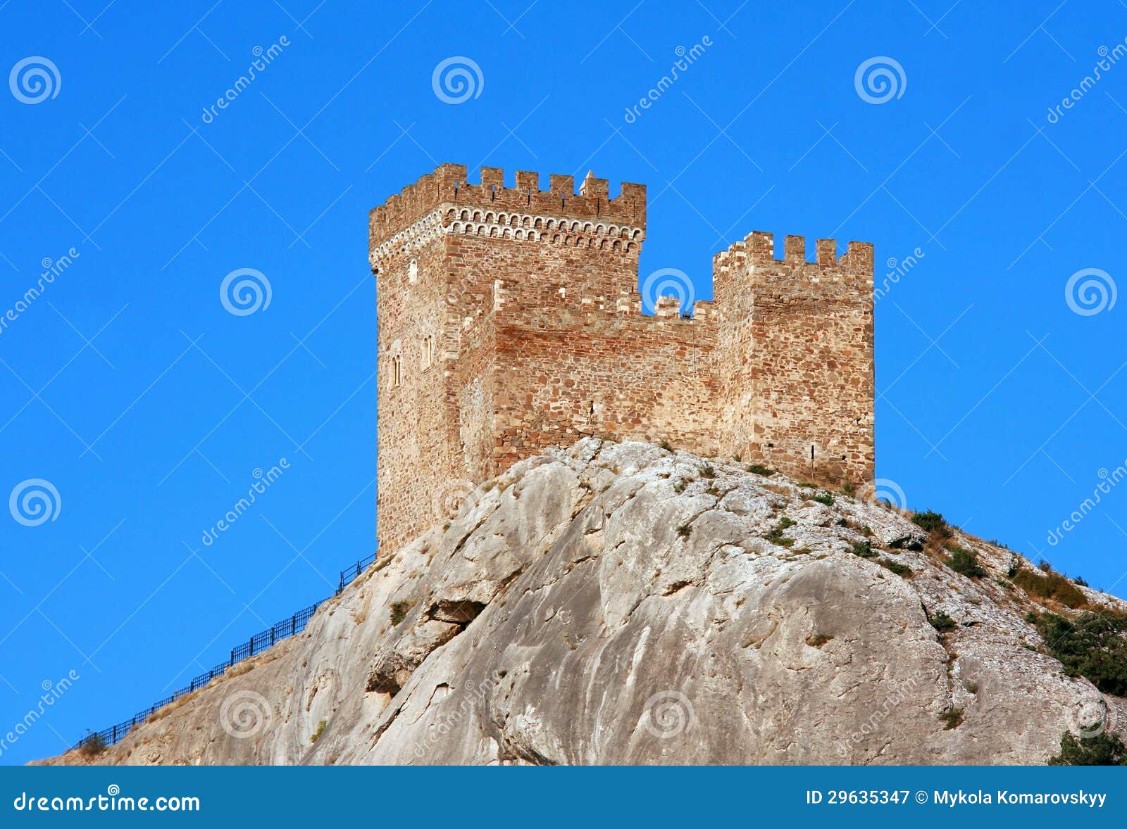 Antyczny konsularny kasztel. Genueński forteca. Crimea. Sudak