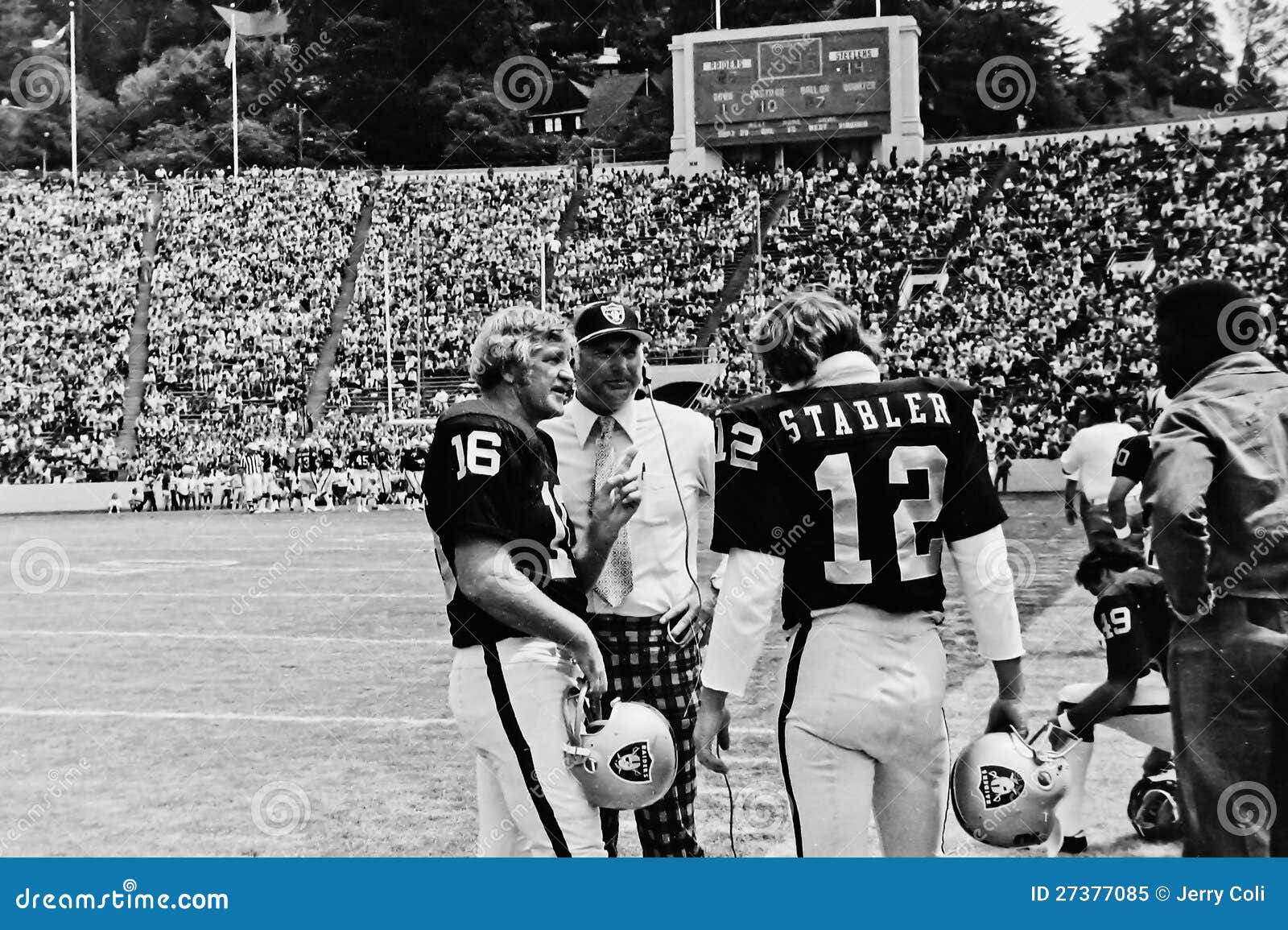 George Blanda and Ken Stabler Oakland Raiders Editorial Image - Image of  quarterback, oakland: 27377085