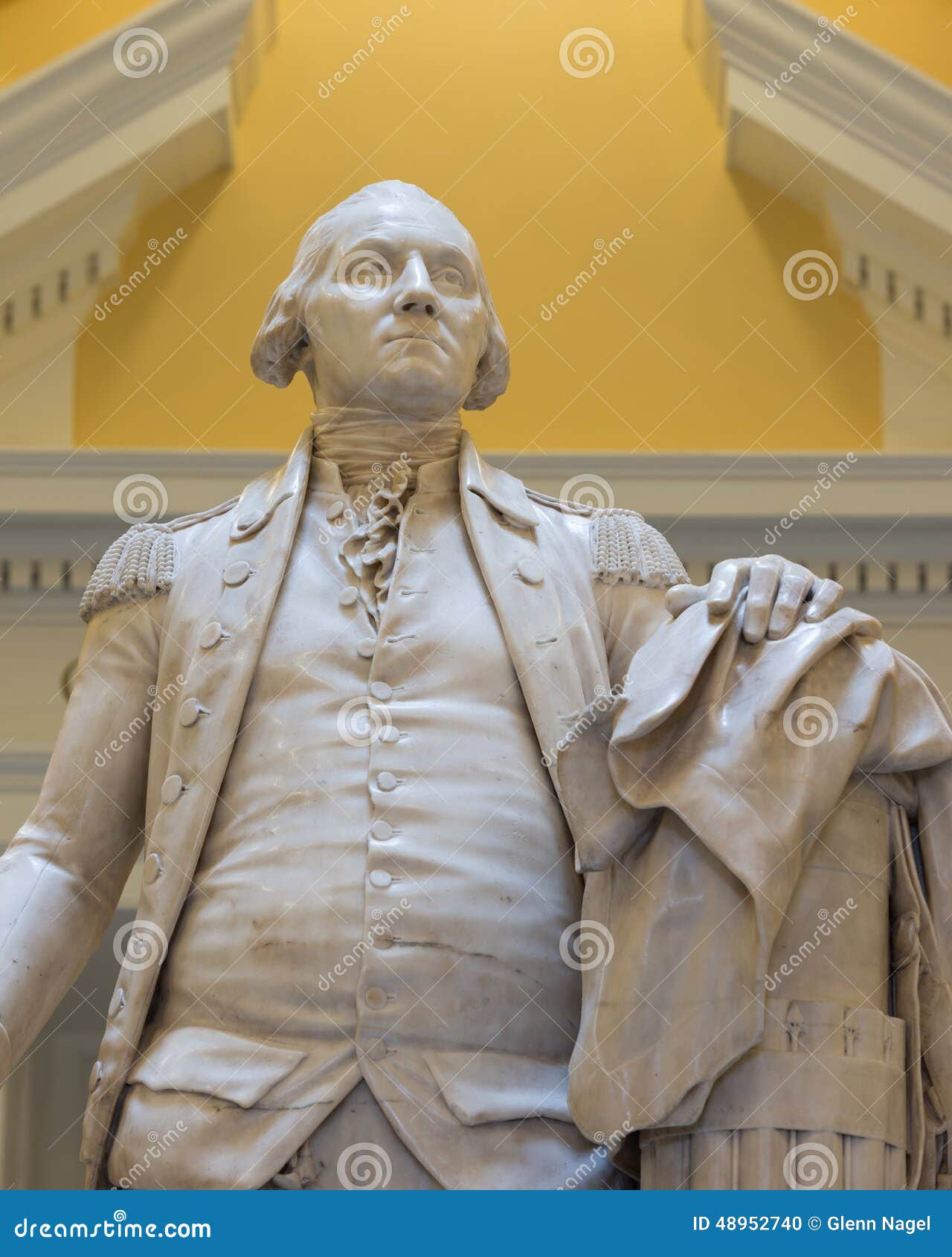 George- Washingtonstatue. George Washington-Statue im Rundbau Virginia State Capitols in Richmond, Virginia