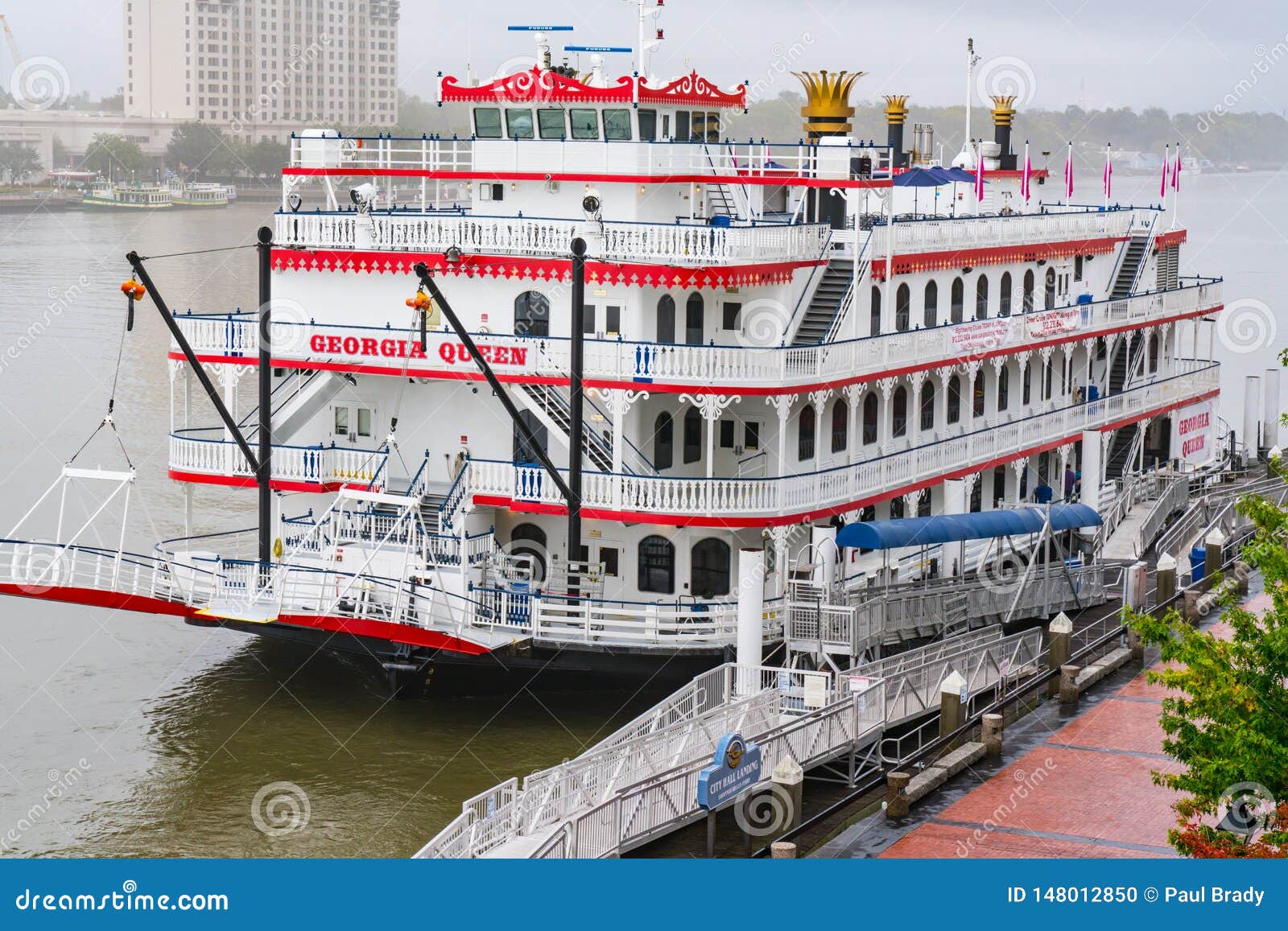 savannah riverboat georgia queen