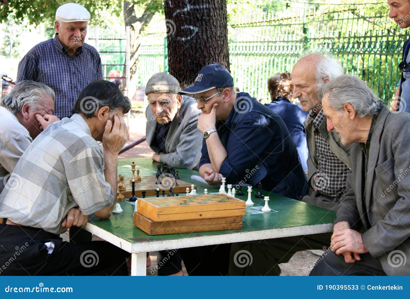 Georgiana, Idosos Podem Jogar Xadrez Foto de Stock Editorial - Imagem de  jogar, povos: 190395533