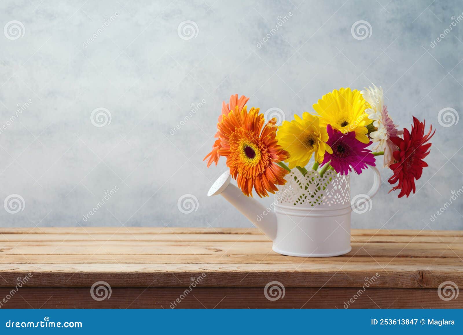 BuySend Gerbera Floral Decoration Online FNP