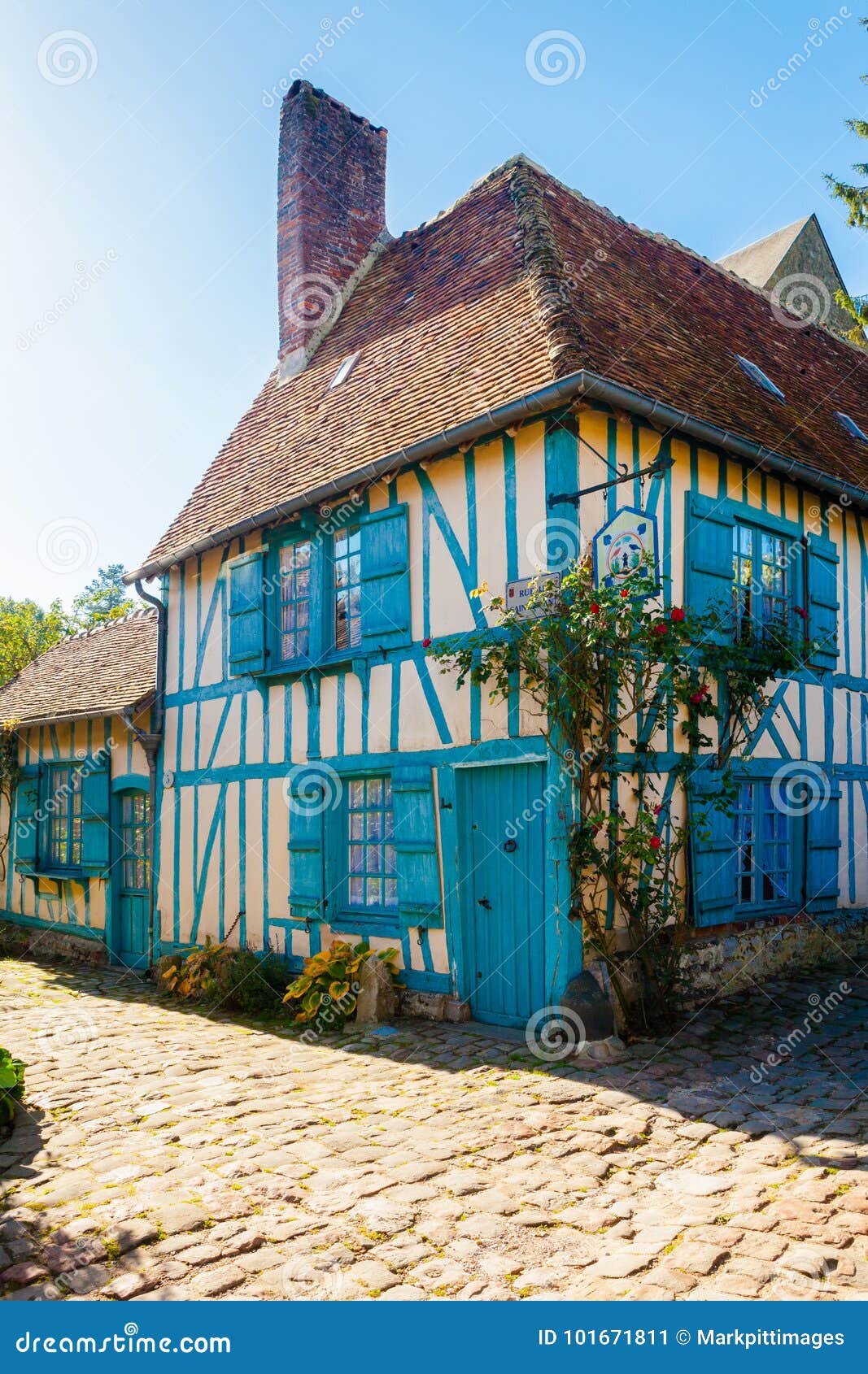 Gerberoy by Frankrike redaktionell bild. Bild av oise 101671811