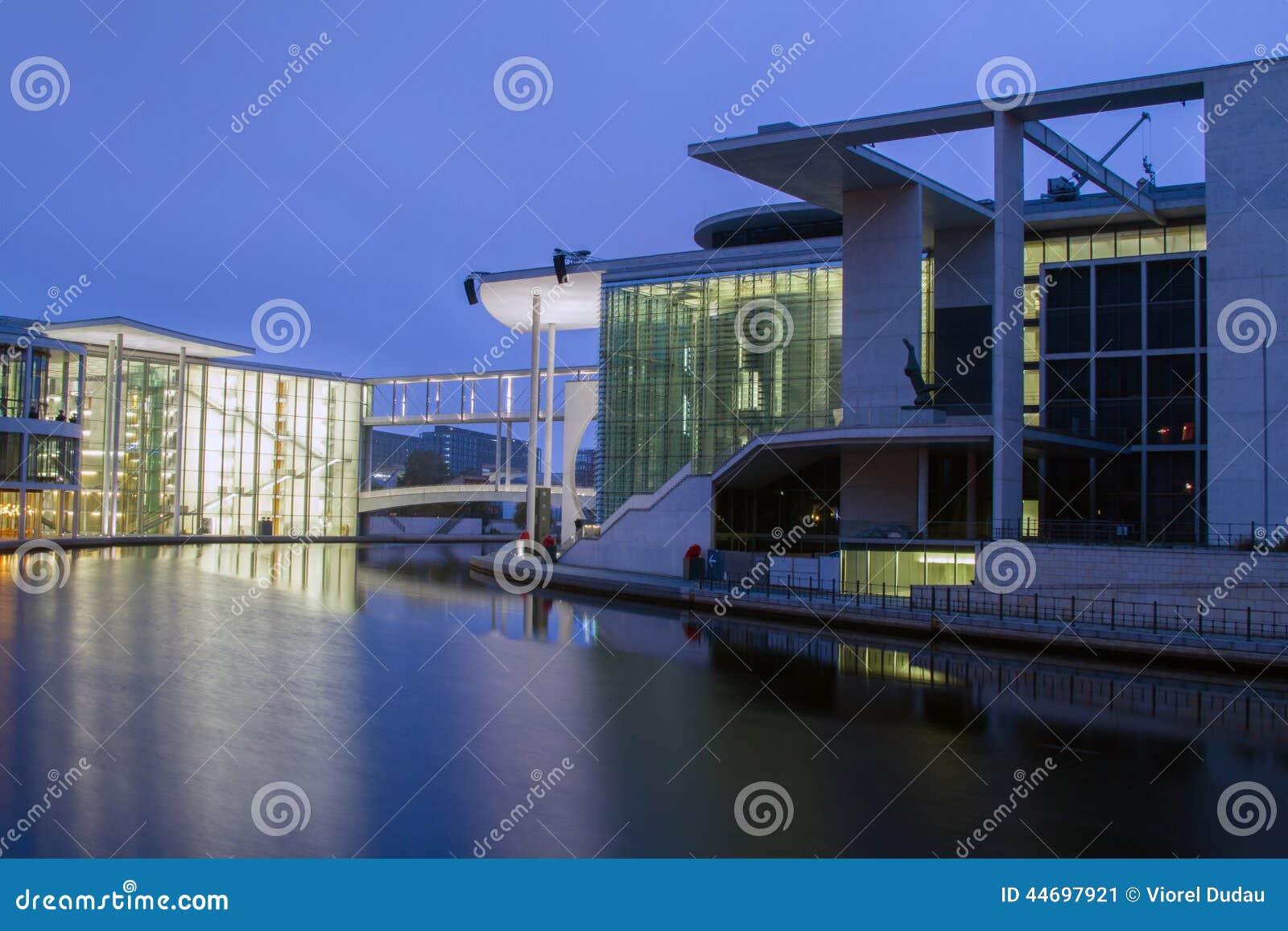 german chancellery (bundeskanzleramt) in berlin