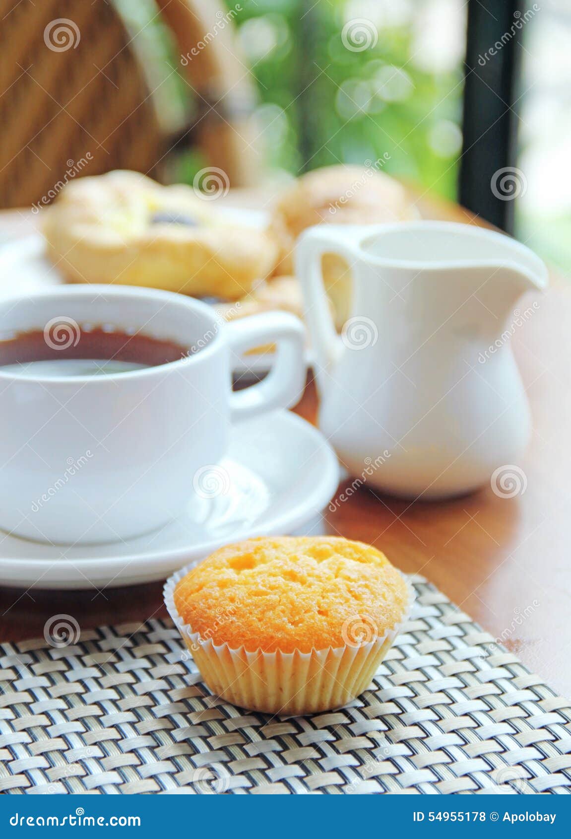 Geschmackvolles Frühstück mit Muffin. Geschmackvolles Frühstück mit geschmackvollem Muffin