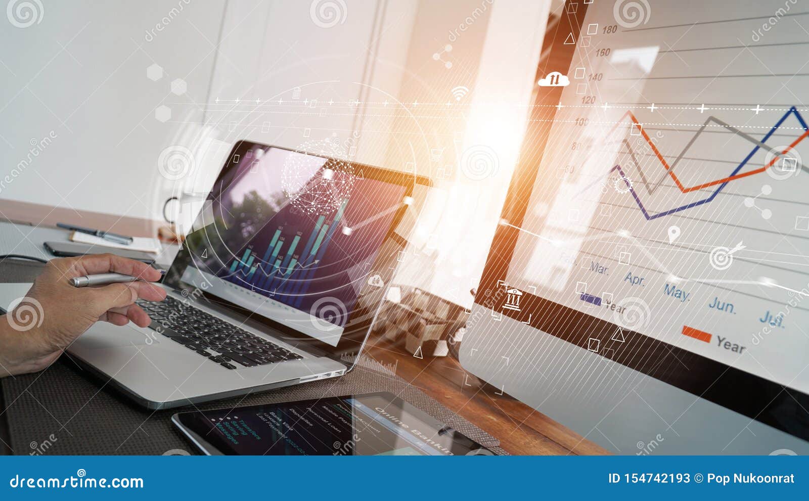 Geschäftsbericht und Verkaufsdaten mit Wirtschaftswachstum des Diagramms im Bildschirmnetz, Diagramm finanziell, digitales Market