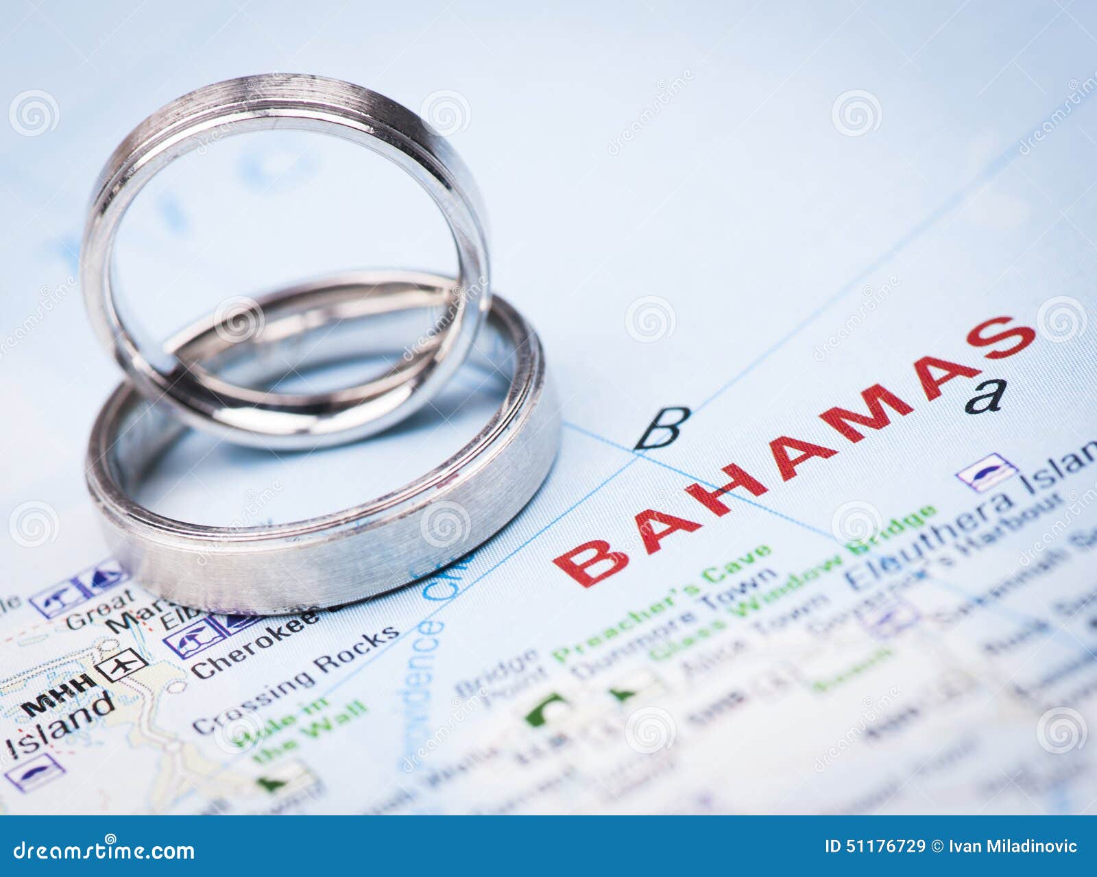 Getting married at Bahamas stock image. Image of couple 51176729