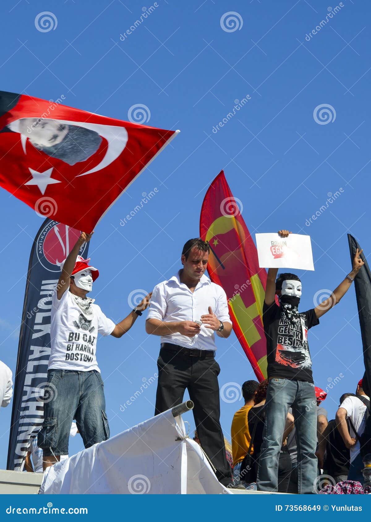 Barricade during Taksim Gezi Park protests, Istanbul, Turkey Stock Photo -  Alamy