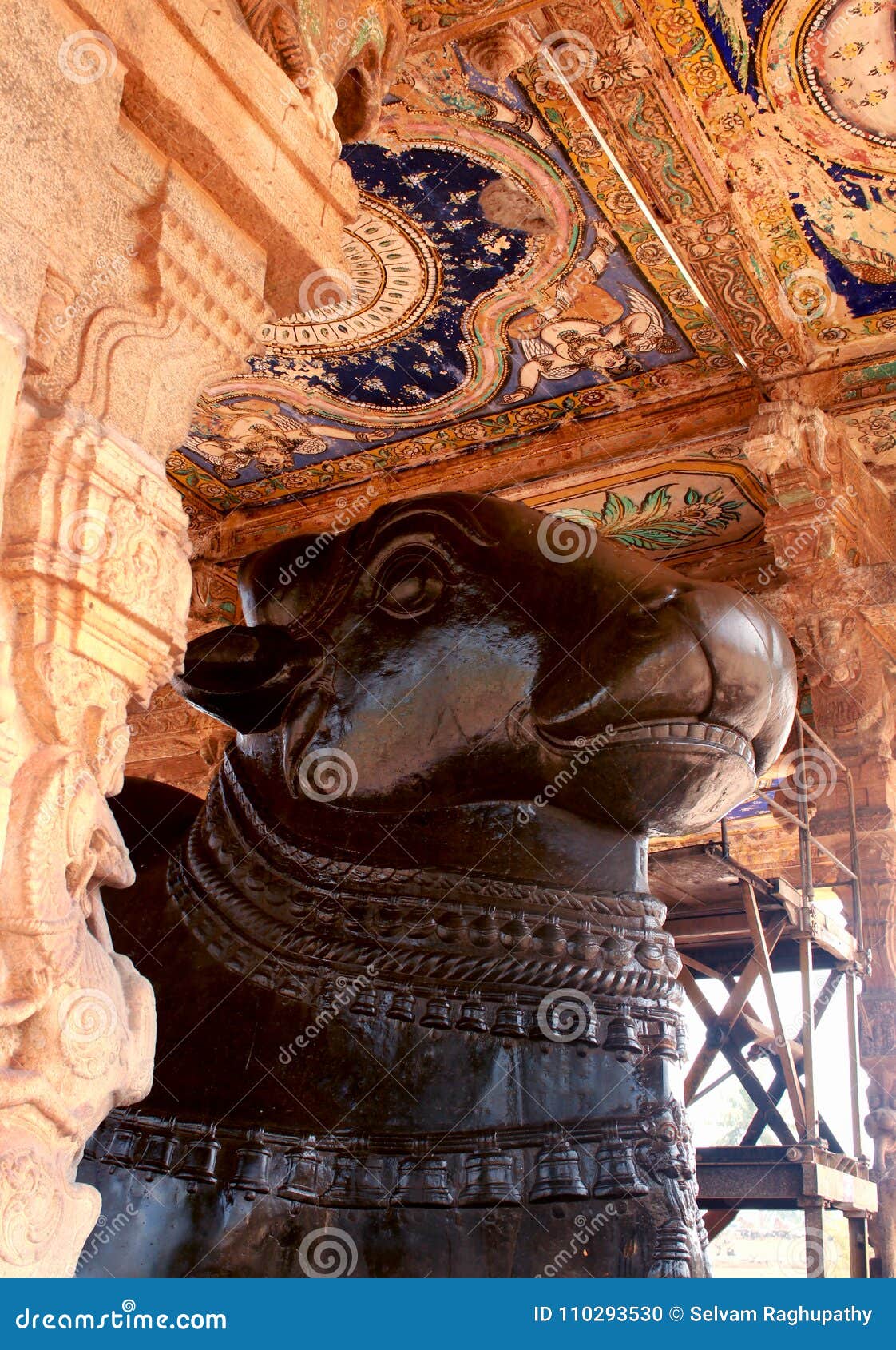 The Giant Bull -nandhi- Statue of the Ancient Brihadisvara Temple ...