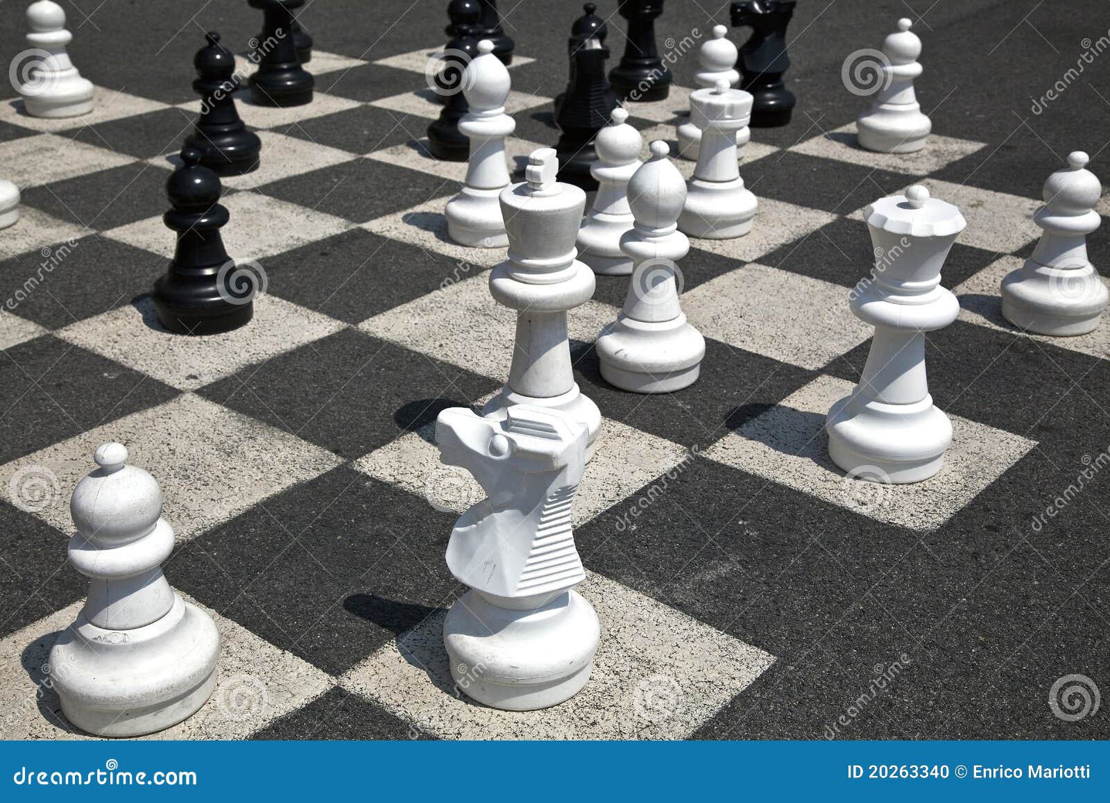 2.900+ Giant Chess fotos de stock, imagens e fotos royalty-free - iStock