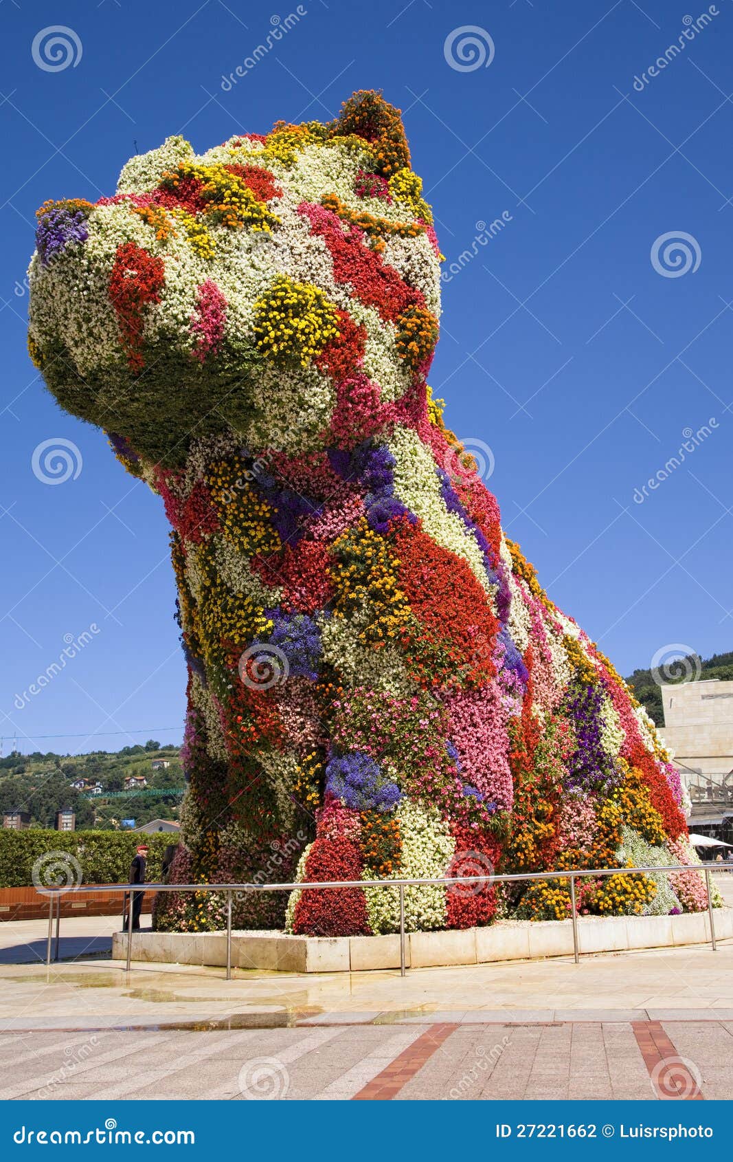 jeff koons flower puppy floral puppy by jeff koons editorial photography image 27221662 jeff koons flower puppy floral puppy by jeff koons editorial photography image 27221662