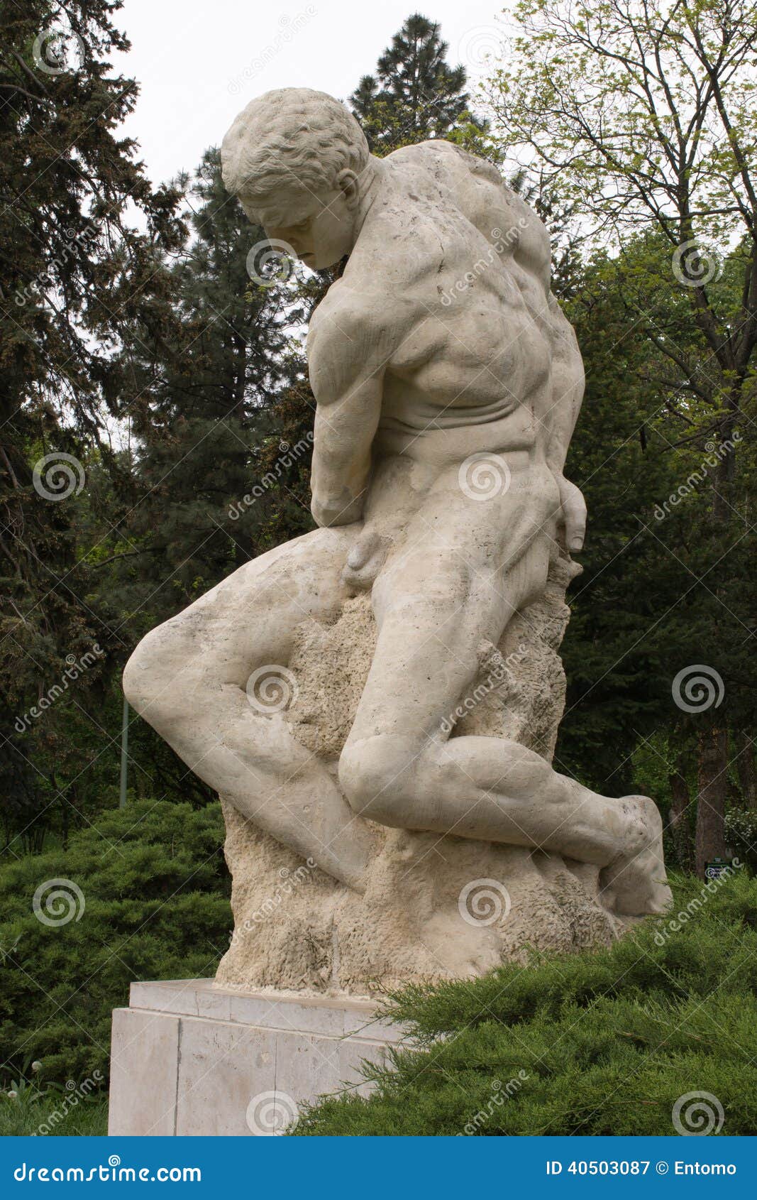 giant (gigant) statue by dimitrie paciurea