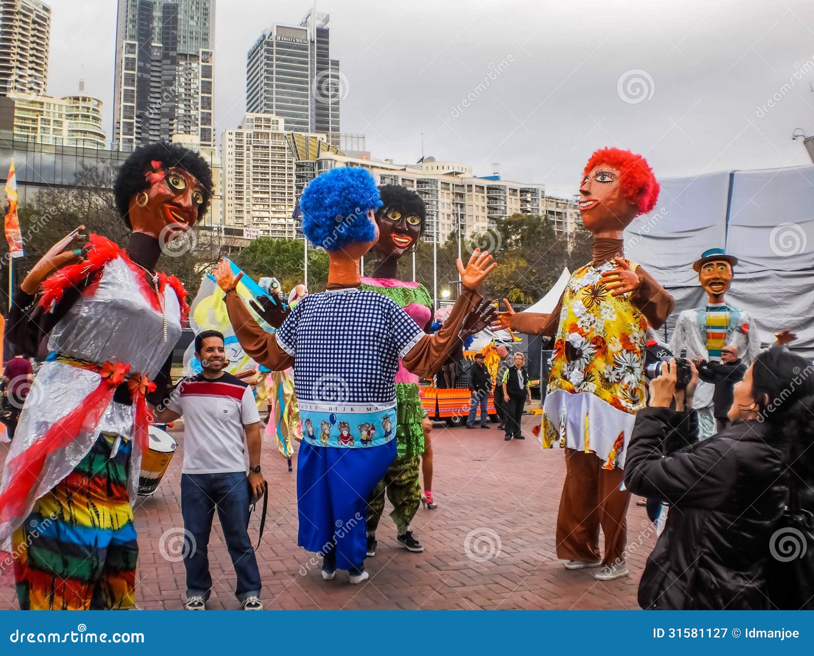 giant-human-puppet-join-parade-sydney-october-darling-harbour-fiesta-sydney-australia-october-darling-harbour-fiesta-