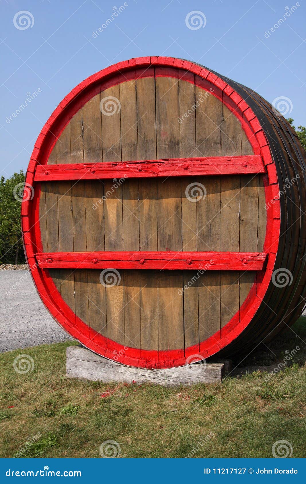 Giant Wine Barrel stock image. Image of planks, natural 11217127